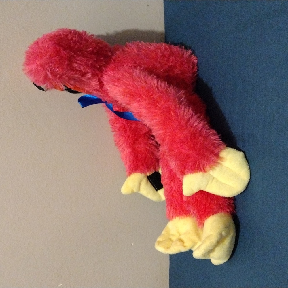 Poppy Playtime Kissy Missy Plushie - Picture 2 of 6